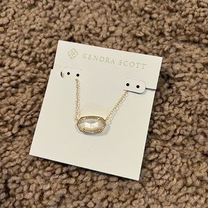 Kendra Scott Elisa Pendant Necklace in Ivory Pearl / Gold